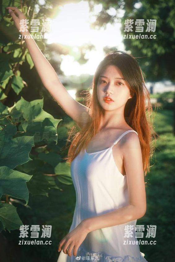 Min.E (민이)纯白写真资源免费大放送，品质与美貌兼具，赶紧来抢！